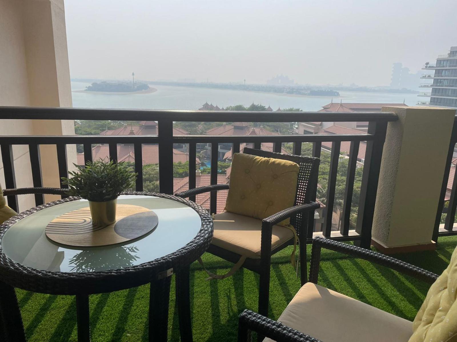 Anantara Hotel Apartment Palm Jumeirah Connected Anantara Hotel Dubai Exterior photo